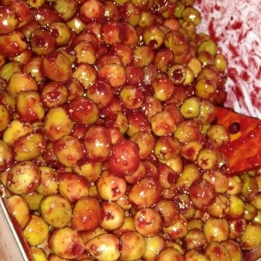زیتون تمشکی ومارمالاد انار با گلپر محلی شمالی